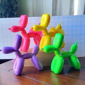 NWT BALLOON ANIMAL DECOR